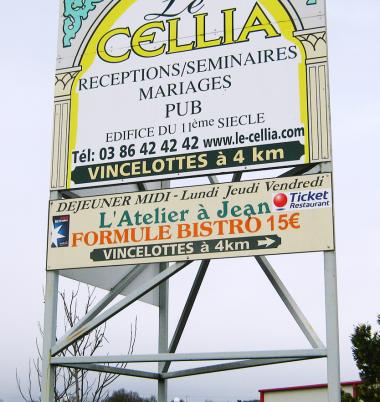 Panneau publicitaire restaurant